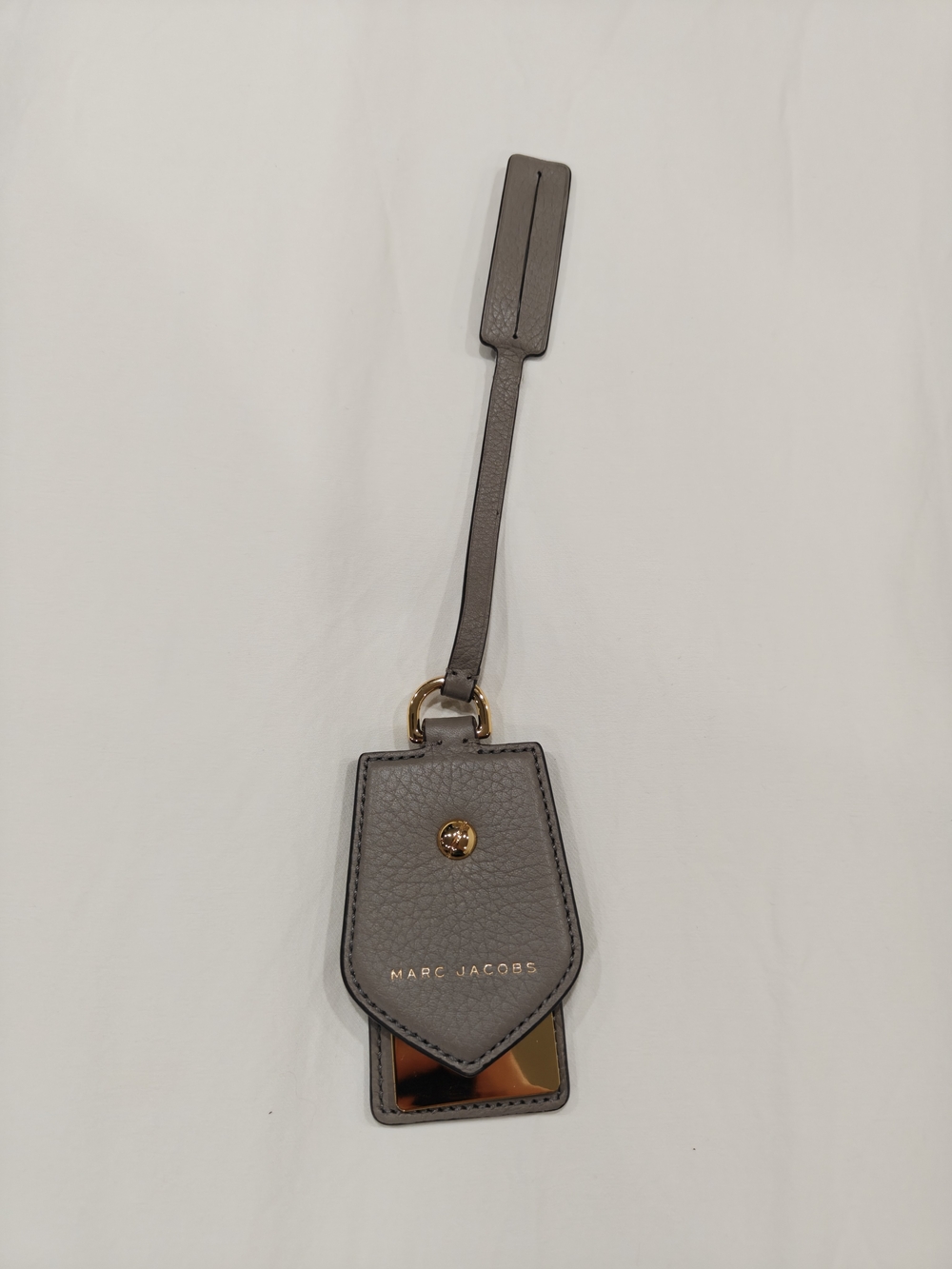 Marc Jacobs mink-grey textured leather luggage and bag tag